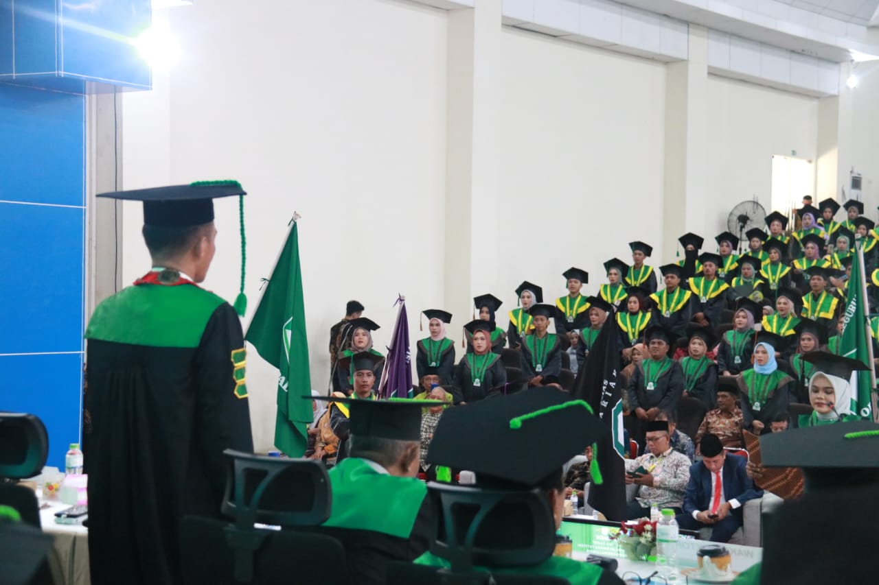 Sesi III Wisuda Rektor Minta Alumni Saling Support Jaga Silaturahmi dan Ingat Almamater